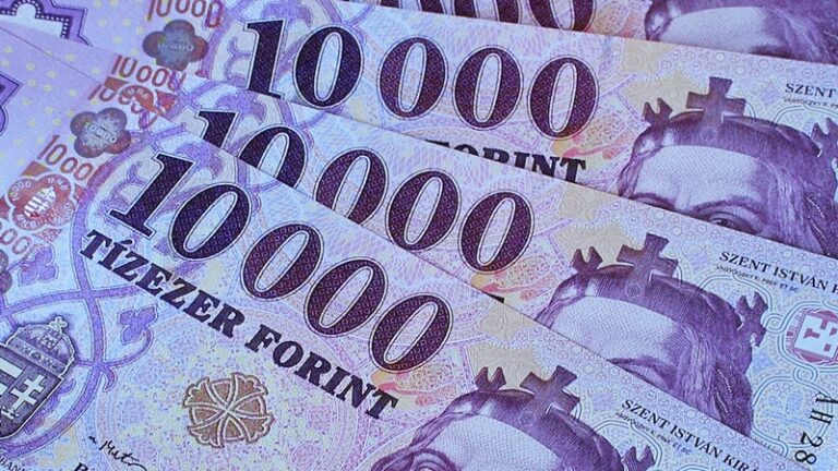 Minimálbér összege 2025 pénz