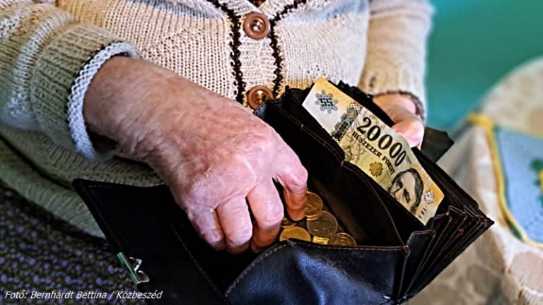 13 havi nyugdíj pénz