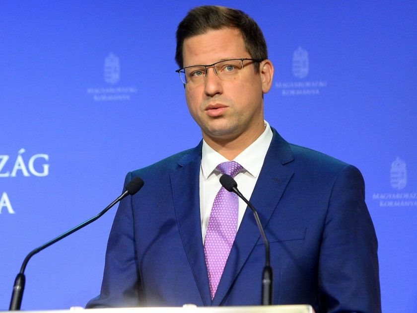 Megszűnik a nyugdíjkorhatár férfiak és nők esetében is
