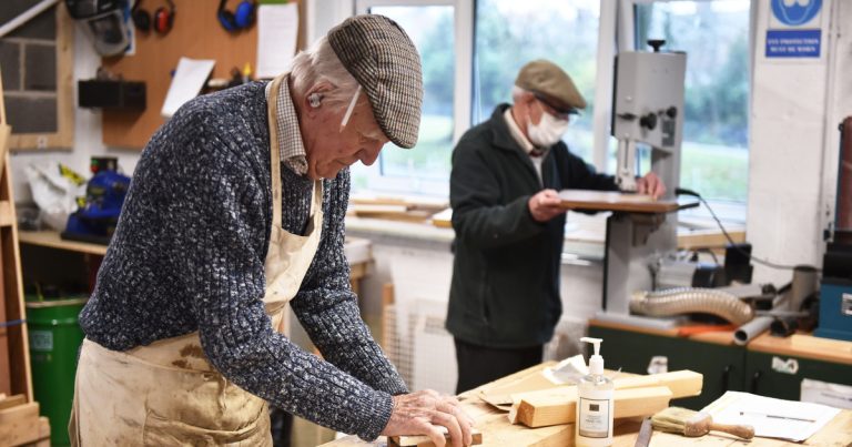 Nyugdíj melletti munkavégzés feltételei