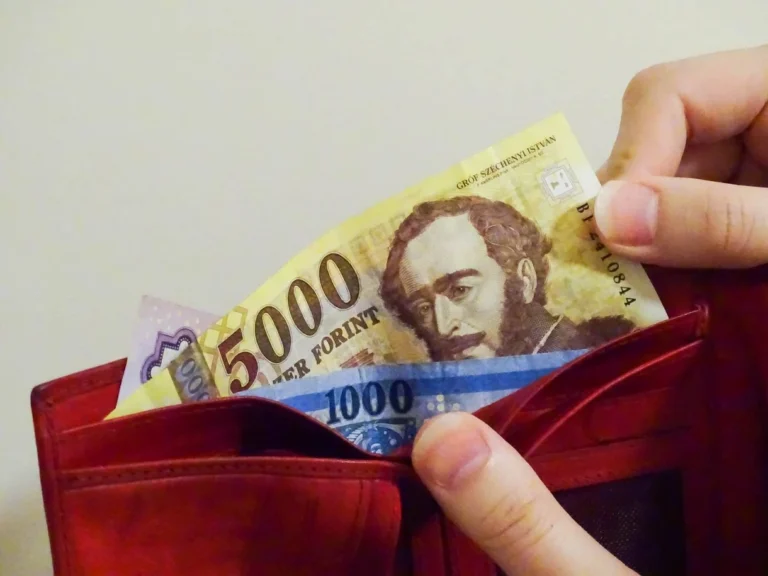 Vissza kell fizetni a nyugdíjukat
