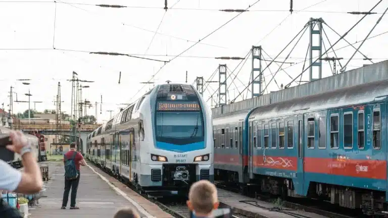 máv