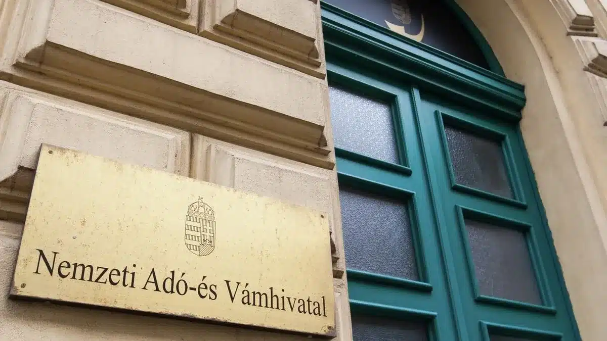 nemzeti-ado-es-vamhivatal-tabla